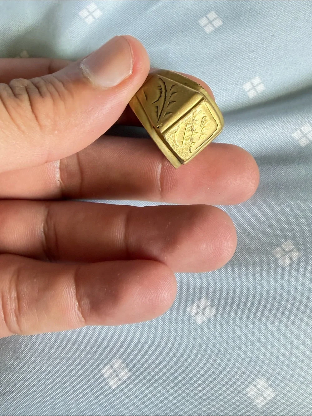 N/A 18k gold